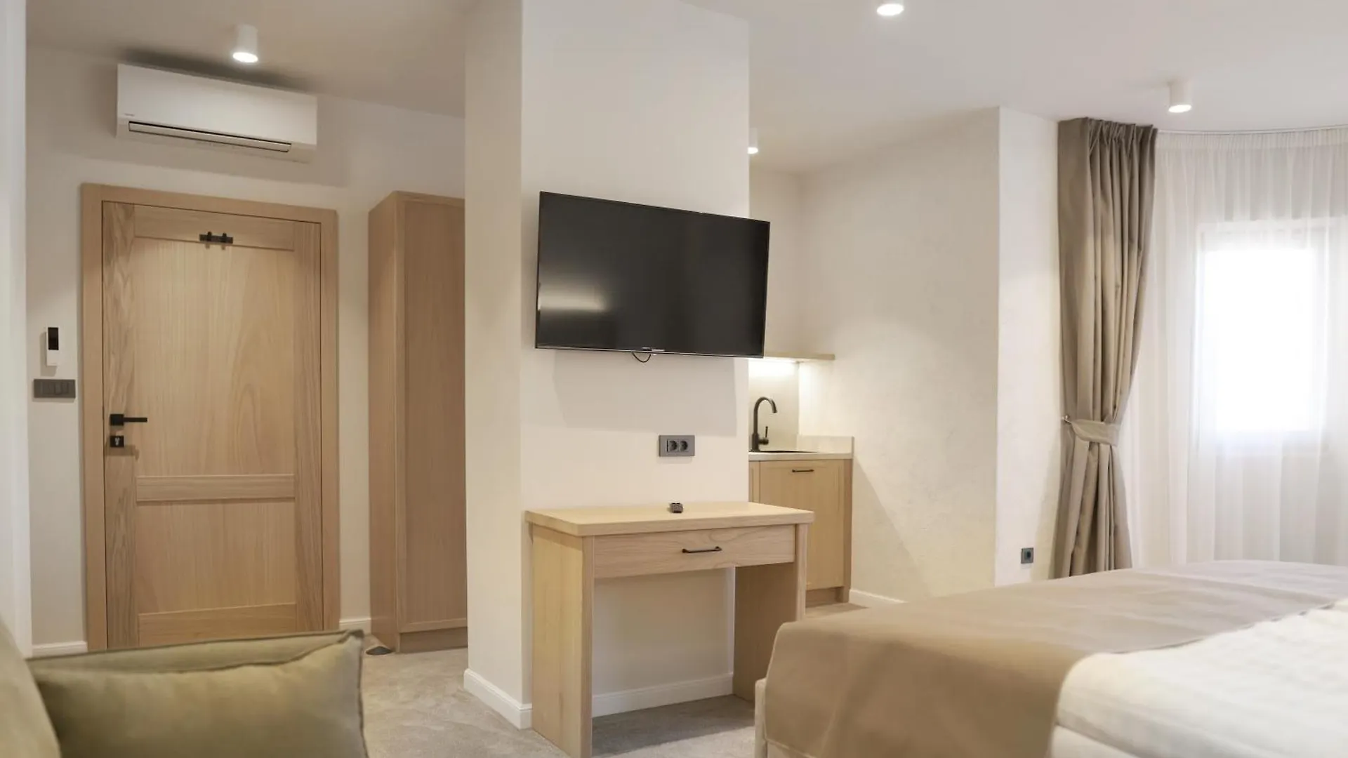 فندق مبيت وإفطار مالينسكا Bracera Inn