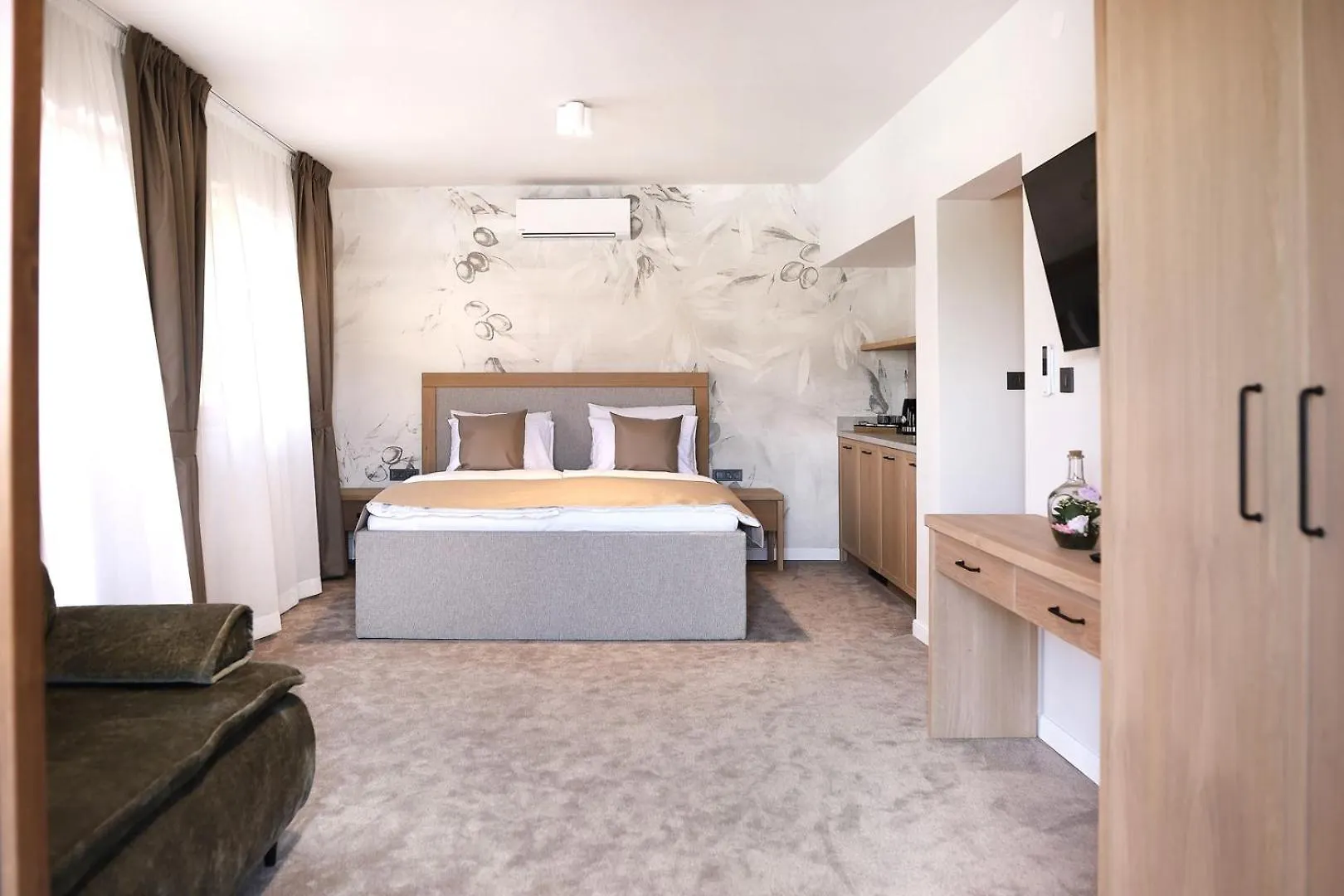 مالينسكا Bracera Inn 0*,